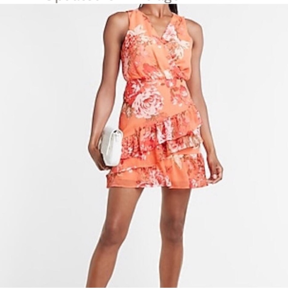 T26. Express Peach Floral Wrap Dress Fit and Flare
Size Medium